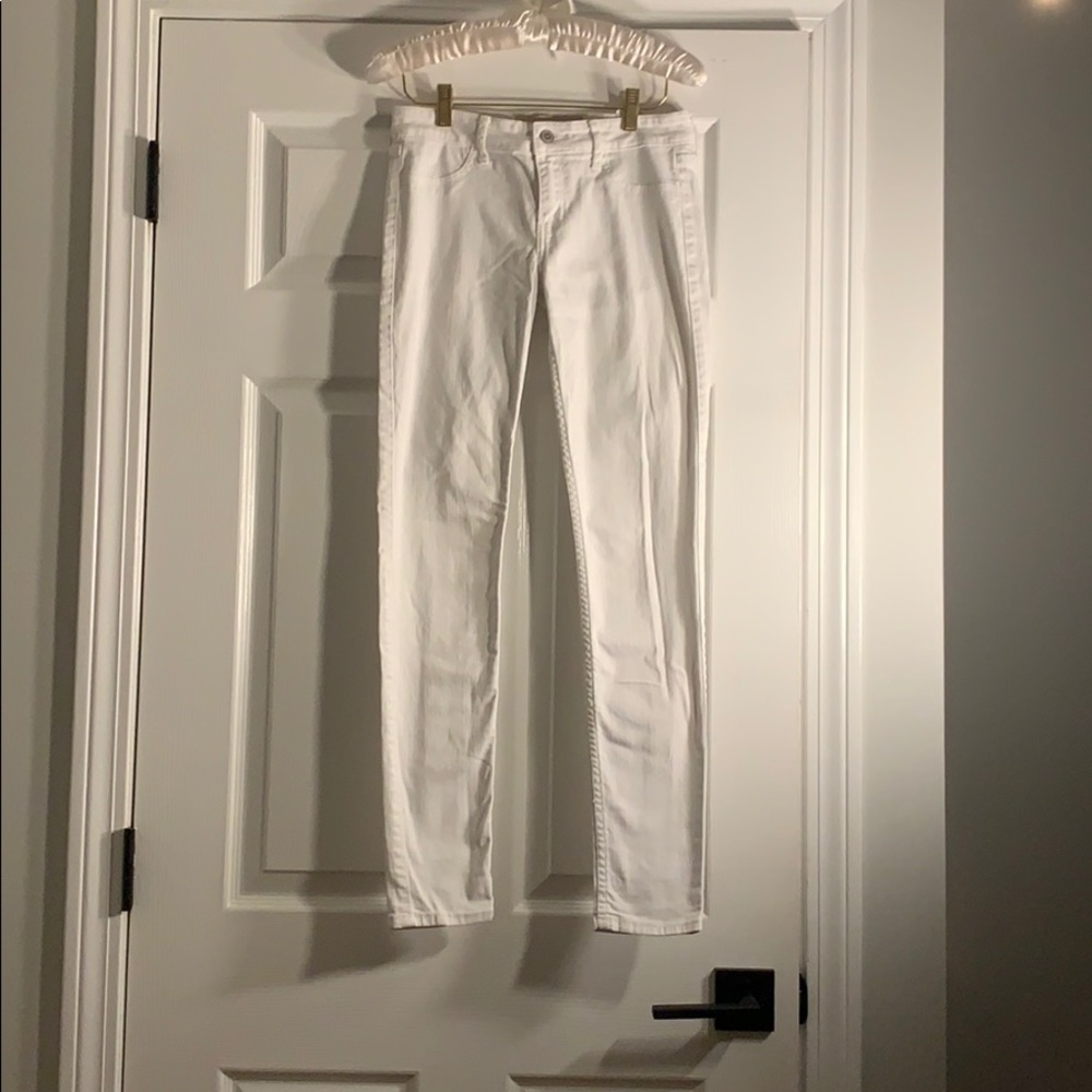 white hollister jeans